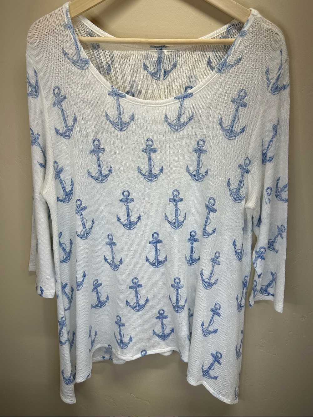 Women's XL Lightweight Beachy White Knit Top with Blue Anchor Print P2P 24”